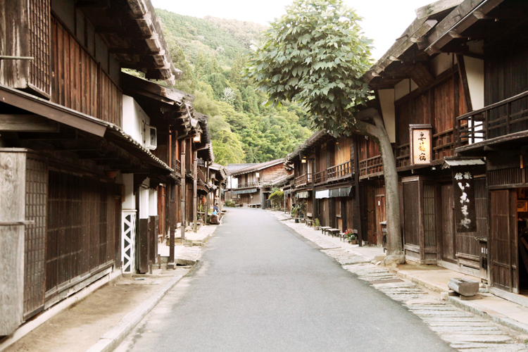 Krásná tradiční japonská architektura. Vesnice Tsumago, ruralistův ráj